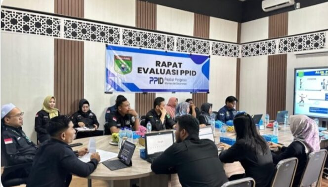 
					Dinas Kominfosp Tanah Bumbu Gelar Rapat Evaluasi PPID