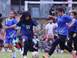 Juara 1 Pertandingan sepakbola Putri Di Raih RT 5/3 Sekelurahan Gunung Tinggi Kecamatan Batulicin.