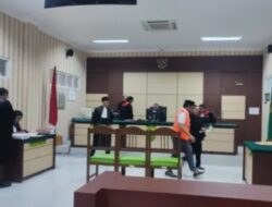 Hakim Vonis Eks Ketua KPU Kota Banjarbaru 6 Bulan Penjara, Rozy langsung Sujud Syukur