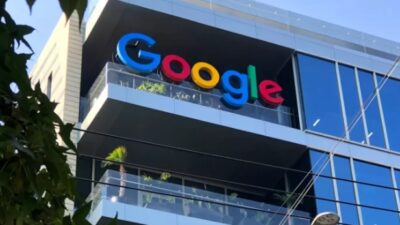 Google Pantau Gerak Gerik Anda Selama 24 Jam. “Begini Cara  Stop.