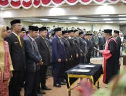 Sebanyak 55 Anggota DPRD Provinsi Kalimantan Selatan  Di Ambil Sumpah Dan Janjinya.