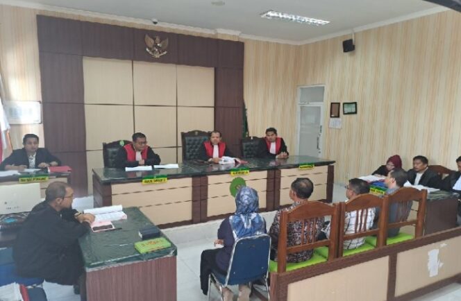 
					Pemeriksaan Saksi! Sidang Kasus Dugaan Penipuan Berkedok Investasi Bergulir di PN Batulicin