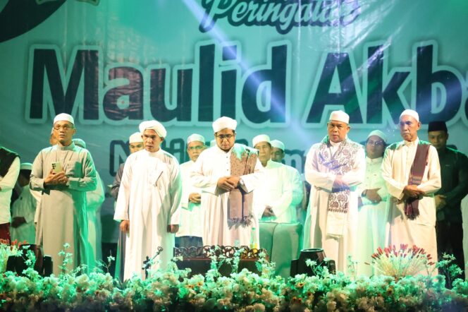 Perkuat Cinta Kepada Rasulullah, Notaris Hasbi Rahman SH., M.Kn. Gelar Maulid Akbar  Bersama Warga.