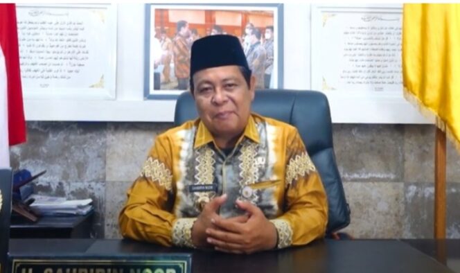 
					Haji Isam menegaskan tidak memiliki kaitan dengan kasus yang menjerat salah satu kerabatnya.