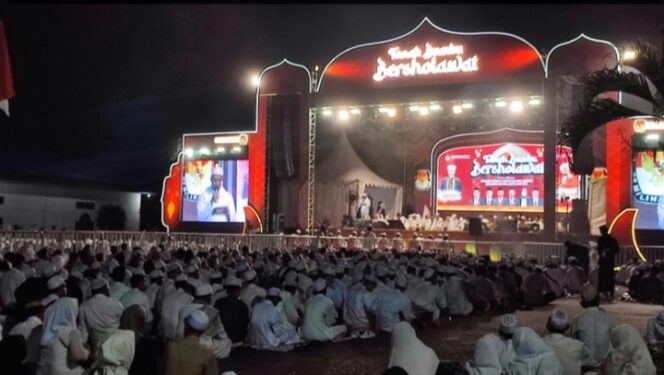 
					KPU Tanbu Sukses Buat Ribuan Warga bersholawat dan Siap Sambut Pilkada Serentak 2024