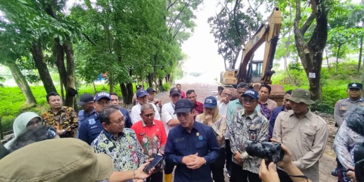 Kunjungi TPA Cahaya Kencana, Menteri Lingkungan Hidup Beri Arahan untuk Perbaikan