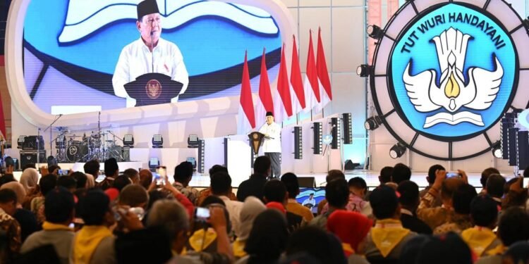 Hadiri Puncak Peringatan Hari Guru Nasional, Presiden Prabowo: Pendidikan adalah Kunci Kebangkitan Bangsa Indonesia