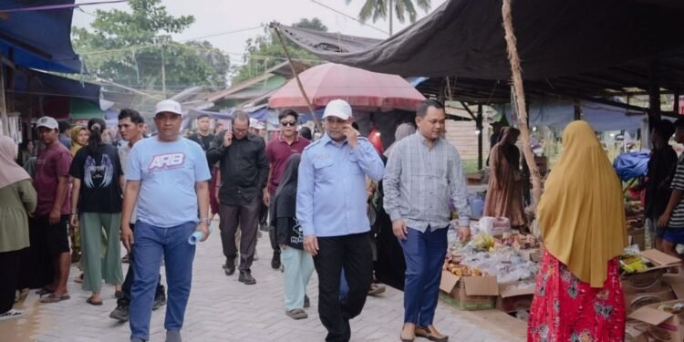 H. Bahsanudin Blusukan ke Pasar Teluk Kepayang, Pedagang Do’akan ARB Menang