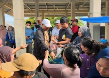H. Bahsanuddin Blusukan ke Pasar Sebamban Baru, Pedagang Mantap Dukung ARB