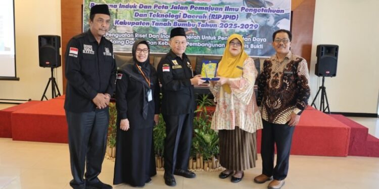 Ekspose Laporan Akhir RIPJPID Tanah Bumbu: Strategi Pemajuan Ilmu Pengetahuan dan Teknologi Daerah 2025-2029