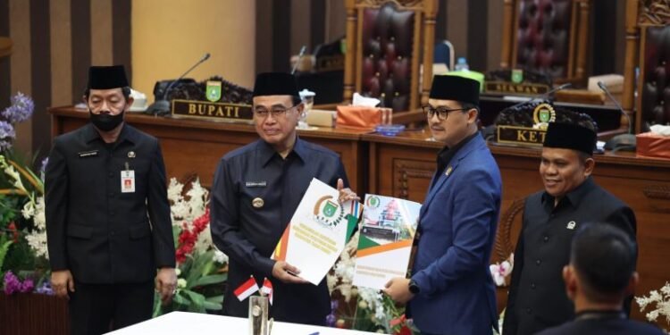 DPRD Tanah Bumbu Tetapkan APBD 2025: Fokus pada Pembangunan dan Kesejahteraan