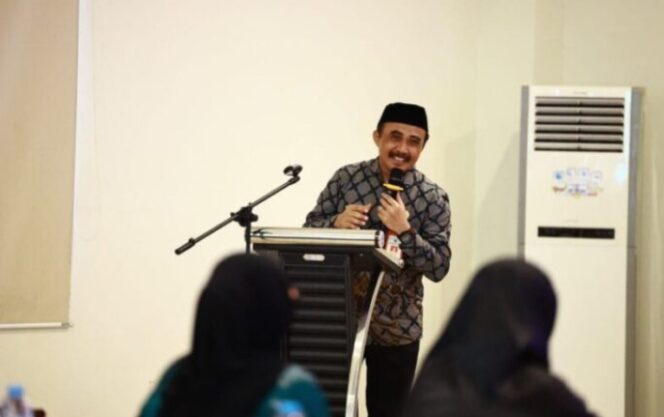 
					Pelayanan Administrasi Kependudukan pada Disdukcapil Tanbu Gratis