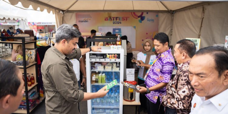 Keren! Kunjungi Batfest 2024, Menteri UMKM dan Menteri LH Motivasi Pengunjung