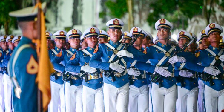 Presiden Prabowo Saksikan Defile Pasukan di Akmil Magelang, Tampilkan Kedisplinan dan Kebersamaan TNI-Polri