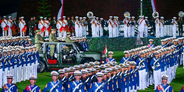 Presiden Prabowo Pimpin Upacara Parade Senja di Akmil Magelang, Momentum Kebersamaan Para Pemimpin Bangsa