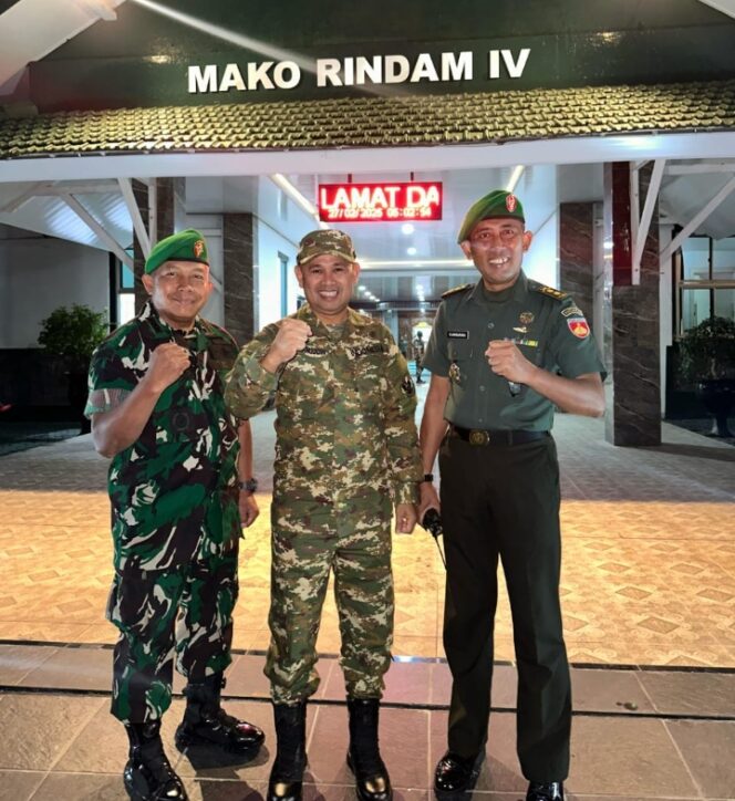 
					Wabup Tanbu Ikuti Retreat di Akmil Magelang, Tampil Gagah Dengan Seragam Militer