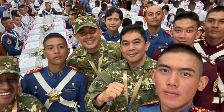 Puncak Retreat 2025, Bupati Bang Arul Haru Saksikan defile Parade Senja di Akmil