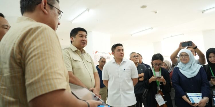 Seskab Teddy Indra Wijaya Tinjau Revitalisasi Wisma Atlet Kemayoran