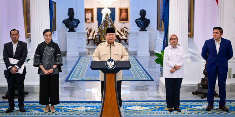 Presiden Prabowo Umumkan Pemberian THR dan Gaji ke-13 bagi 9,4 Juta Aparatur Negara