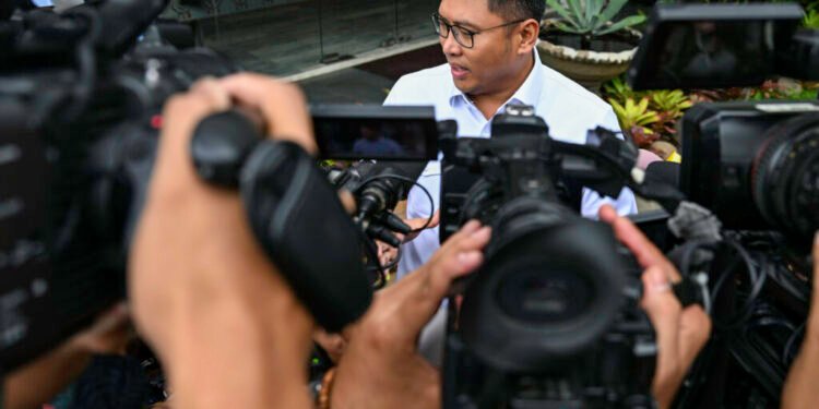 Banyak Terobosan dan Capaian, Presiden Prabowo Instruksikan Jajaran Perbaiki Dinamika Komunikasi dengan Masyarakat