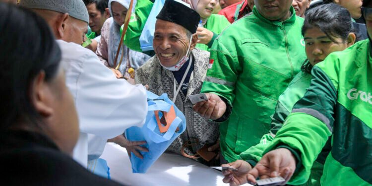 Rayakan Kebersamaan Lebaran, Ribuan Bingkisan dan Suvenir Diberikan untuk Masyarakat