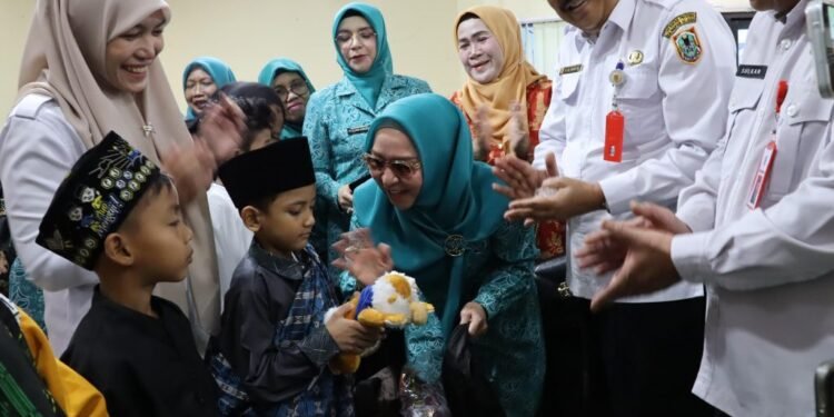 Dinkes dan TP PKK Kalsel Adakan Sunatan Massal bagi Lebih dari 50 Anak
