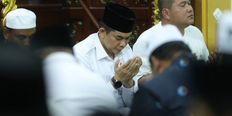 Bupati Tanah Bumbu Gelar Buka Puasa Bersama Masyarakat dalam Safari Ramadhan 2025