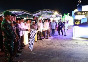 Wabup Tanah Bumbu H. Bahsanudin Lepas Peserta Festival Tanglong 2025, Ajak Masyarakat Jaga Kebersamaan