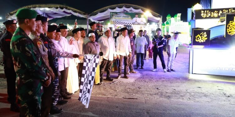 Wabup Tanah Bumbu H. Bahsanudin Lepas Peserta Festival Tanglong 2025, Ajak Masyarakat Jaga Kebersamaan