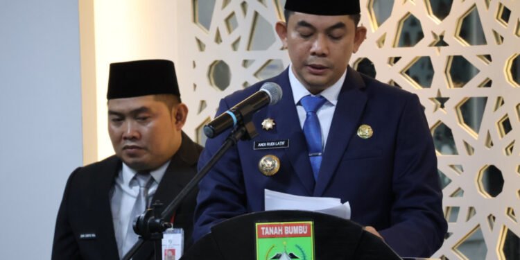 Bupati Andi Rudi Latif Resmi Kukuhkan Plh. Sekda Tanah Bumbu