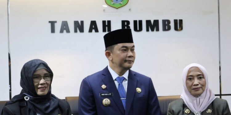 Bupati Andi Rudi Latif Resmi Kukuhkan Plh. Sekda Tanah Bumbu