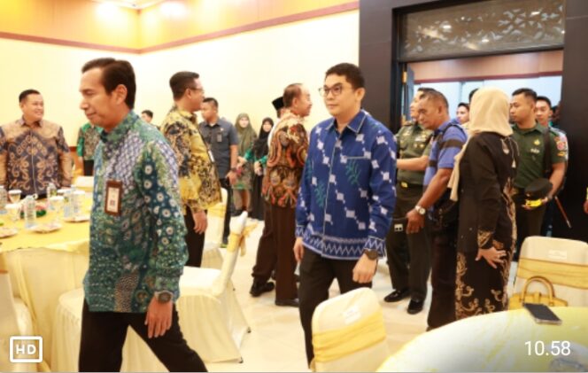 
					Bupati Tanah Bumbu, Bang Arul, Hadiri Sertijab Kepala BPK Perwakilan Kalsel