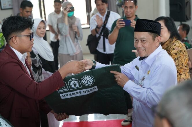 
					Bupati Andi Rudi Latif Ajak Wujudkan Sekolah Berbudaya dan Berwawasan Lingkungan