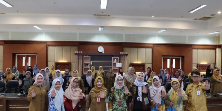 Tingkatkan Kualitas Pengasuhan Anak di Program BKB, DPPPAKB dan BKKBN Kalsel Gelar Rapat Implementasi