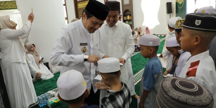 Wakil Gubernur Kalsel Hasnuryadi Resmikan Masjid Hasnur Asy Syah arah di Candi Laras Kabupaten Tapin