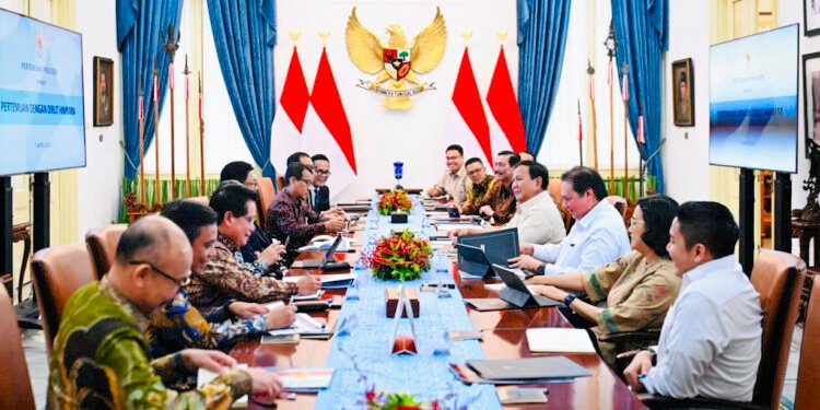 Presiden Prabowo Bahas Respons Ekonomi Global dan Kebijakan Tarif bersama Jajaran Kabinet