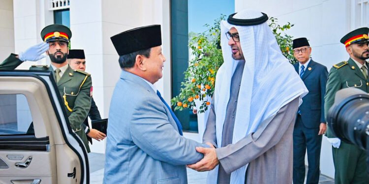 Bertemu Presiden MBZ, Presiden Prabowo Disambut Hangat di Istana Qasr Al Shatie