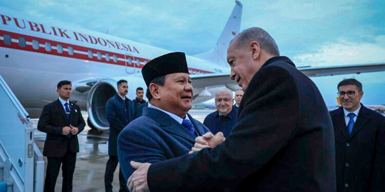 Tiba di Ankara, Presiden Prabowo Disambut Langsung Presiden Erdoğan