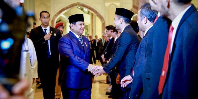 Masyarakat Indonesia di Qatar Sambut Kedatangan Presiden Prabowo