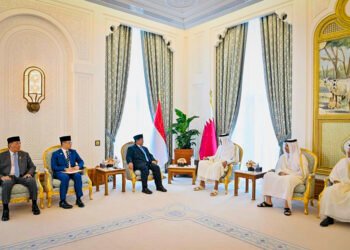 Pererat Hubungan Bilateral, Presiden Prabowo Disambut Hangat Emir Qatar di Istana Amiri Diwan