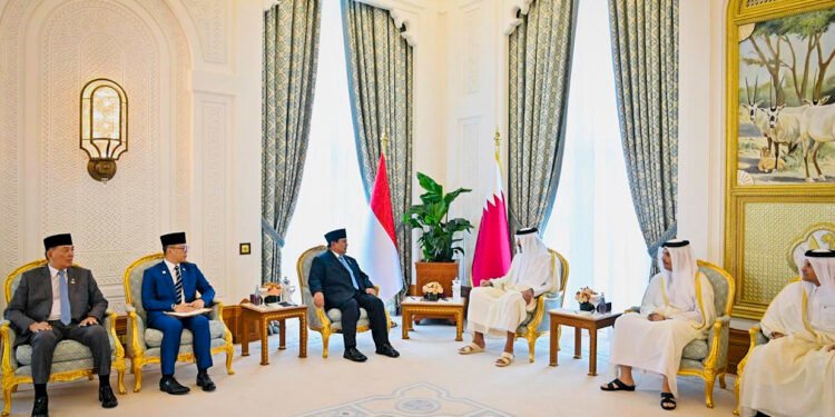 Pererat Hubungan Bilateral, Presiden Prabowo Disambut Hangat Emir Qatar di Istana Amiri Diwan