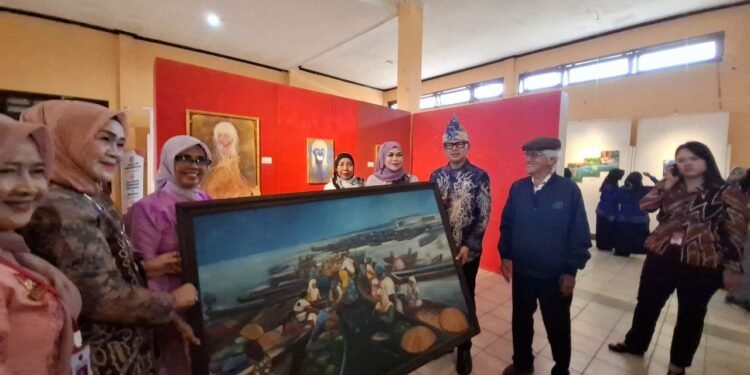 Apresiasi Pameran Karya Perempuan “Junjung Galuh”, Wamendagri : Terus Rawat Kebudayaan Indonesia