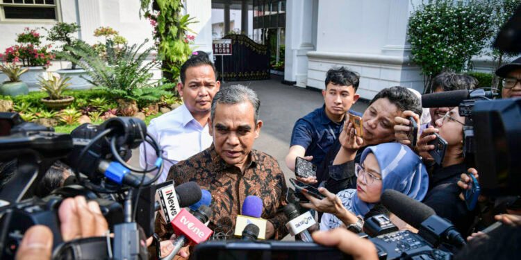 Presiden Prabowo Bahas Evaluasi Direksi BUMN dan Isu Kemanusiaan Palestina di Istana Merdeka