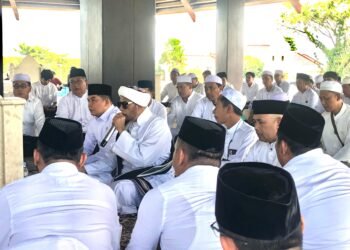 Bupati Tanah Bumbu, Bang Arul Hadiri Safari Dakwah dan Ziarah Bersama Guru Mulia Al Habib Musthofa bin Abdullah Alaydrus