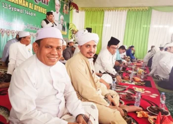 Spiritualitas dan Kebersamaan: DPRD Tanah Bumbu Turut Memeriahkan Haul Akbar di Sebamban Baru
