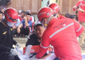 BPBD Tanah Bumbu Gelar Sosialisasi & Simulasi Bencana di Ponpes Al-Asmaul Husna, Tingkatkan Kesiapsiagaan Sejak Dini