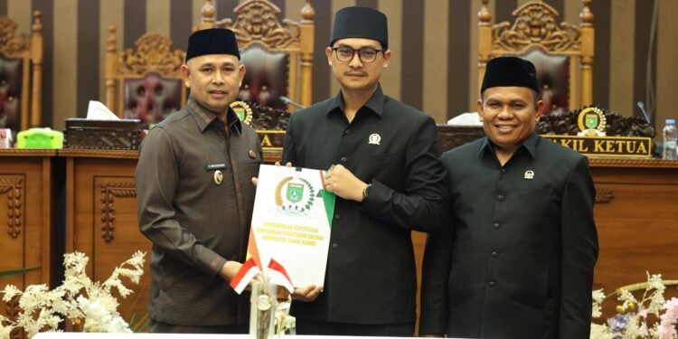 Wakil Bupati H. Bahsanudin Hadiri Rapat Paripurna DPRD Dalam Rangka Penyampaian Rekomendasi LKPJ TA 2024