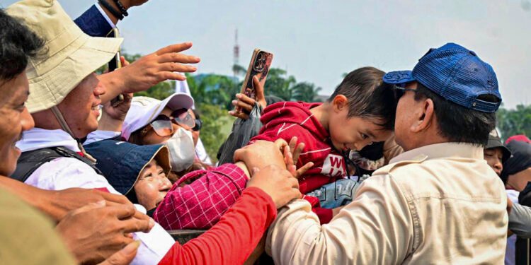 Dari Aspirasi hingga Hadiah Topi, Cerita Buruh tentang Perhatian Presiden Prabowo