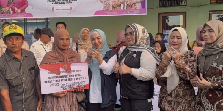 Ketua TP Posyandu Provinsi Kalsel Lanjutkan Kunjungan ke Posyandu Kamboja Desa Banua Halat Kiri Kabupaten Tapin