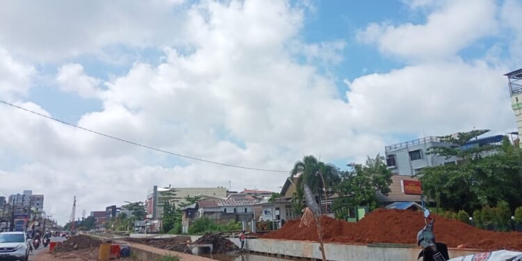 Tinjau Revitalisasi Sungai Veteran, DLH Kalsel Siap Mengawal Program Pembangunan Sesuai Prosedur